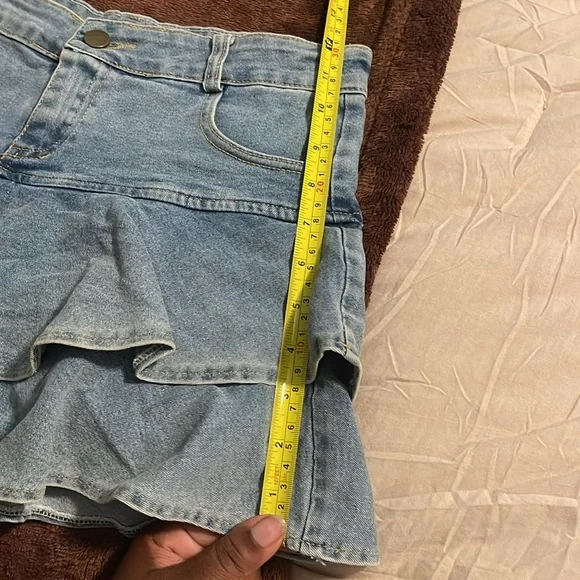 Juniors Denim Skort Size Large Blue Short Tiered Mini Ruffled Bottom - Picture 7 of 8